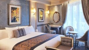 superior room at disneyland hotel paris