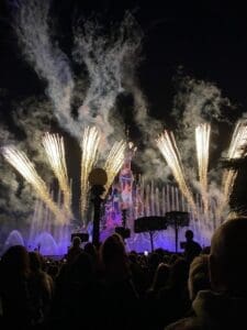 illuminations fireworks and drone show disneyland paris