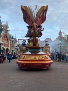 stars on parade float