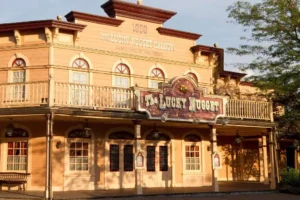 lucky nugget saloon